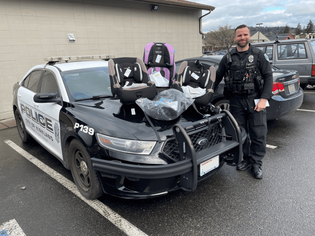 KidVantage & Kirkland Police Department Helps Mom Get Car Seats ...